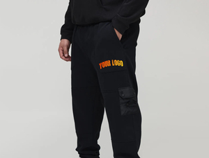 Pantalon de survêtement cargo en coton noir pour homme, taille élastique, poches, style décontracté, logo imprimé par transfert thermique sur la jambe droite, idéal pour l'automne - Product Image 4
