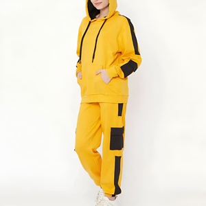 Approvisionnement direct usine – Nouveauté : Survêtement imprimé pour femme, style empilé, qualité supérieure, couleur personnalisable, ensemble graphique pour femme - Product Image 4