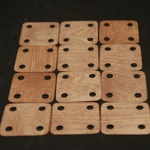 12 tarjetas cuadradas de madera ecológicas (4 agujeros) para telar manual y herramientas de carpintería creativa - Product Image 1