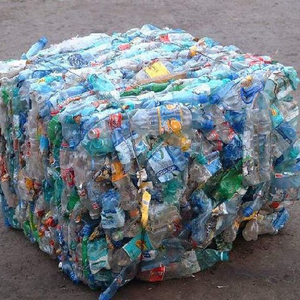 Bales de bouteilles PET recyclées après consommation, plastique propre recyclable pour la production industrielle de qualité moulage par injection - Product Image 1