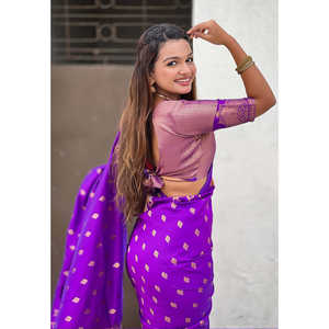 Sari en Soie Douce Violette Elite Weaves avec Bordure Nandi et Double Broderie Zari – Élégance du Soir - Product Image 2