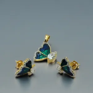 Elegante Juego de Joyería de Oro de 22K con Piedras Azules Verdes para Mujer, Aretes con Diseño de Mariposa y Colgante a Juego - Product Image 2