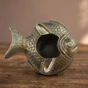 Cendrier décoratif en forme de poisson, cendrier vintage en métal, accessoire pour fumeurs, cendrier de table pour la maison, le bar, le restaurant - Product Image 2