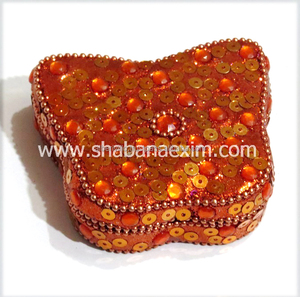 Caja de Joyería con Forma de Mariposa, Hermosa Caja de Recuerdos Hecha a Mano en India con Laca, Purpurina y Piedras, a Precio Económico - Product Image 4