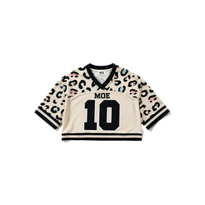 เสื้อเจอร์ซีย์อเมริกันฟุตบอลพิมพ์ลายเสือดาวสไตล์เรโทรสำหรับผู้หญิง MOQ ต่ำ ผลิตจากผ้าโพลีเอสเตอร์ตาข่าย ทรงครอป บ็อกซี่ท็อป สตรีทแวร์ลำลอง รับผลิตแบบ OEM - Product Image 3