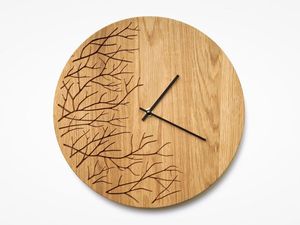 Reloj de Pared de Madera Maciza Grabado Personalizado, Reloj de Madera Hecho a Mano con Movimiento Silencioso, Decoración Moderna para el Hogar, Artículo de Regalo - Product Image 4