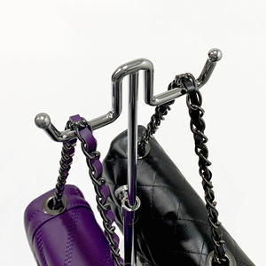 Estilo moderno cromado pintado para bolsos de acero Soporte para damas Publicidad al por menor Uso en encimera - Product Image 2