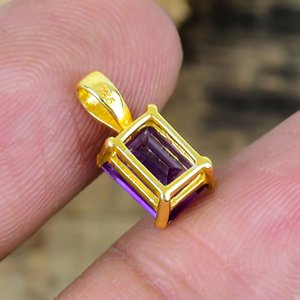 สร้อยคอประดับพลอยอเมทิสต์สีม่วงธรรมชาติทรงหมอน ประดับด้วยทอง 18k ชุบไมครอนบนเงินแท้ 925 - Product Image 4