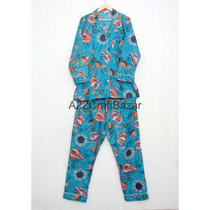 Pijamas de Mujer Hechos a Mano en India, con Estampado Digital, Lujosos, Románticos, Florales, Vintage, 100% Algodón Premium, Suaves, Transpirables, para Invierno - Product Image 4