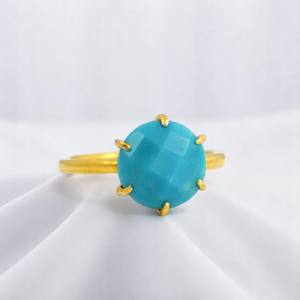 Anillo de Piedra de Nacimiento Turquesa Hecho a Mano - Anillo de Plata de Ley 925 con Baño de Oro y Gema Redonda para Mujer - Product Image 3