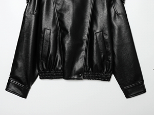 Chaqueta de cuero para mujer con botones frontales, estilo casual, corta, de manga larga, con bolsillo en el pecho y doble banda en la parte delantera. - Product Image 1