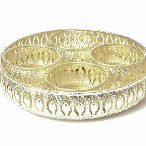 Beautiful Golden Metal <b>Serving</b> <b>Tray</b> Rounded Laser Cutting <b>Large</b> Fruits Platter With Matching Handles - Product Image 2