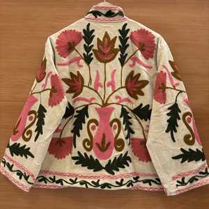 Chaqueta de Terciopelo Suzani con Bordado Floral, Combinando Textura Lujosa con Colores Intensos, Estilo Bohemio, Abrigo para Mujer, Ropa de Invierno, Blazer - Product Image 2