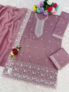 ชุดชาราร่า การาร่า คุรตี ปักลายแบบอินเดียดั้งเดิมสำหรับฤดูหนาว ผ้าจอร์เจตต์ ดีไซน์เนอร์ชาวปากีสถาน รับตัดเย็บตามสั่ง เสื้อผ้าชาติพันธุ์ - Product Image 5