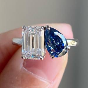Anillo de compromiso Toi et Moi de lujo en oro blanco de 10K, 14K, 18K con diamantes cultivados en laboratorio de corte esmeralda y corte pera azul para mujer, proveedor de fábrica - Product Image 1