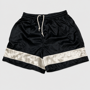 Shorts de sport en satin noir pour hommes, légers, pour la boxe et la course, avec empiècement contrastant crème et cordon de serrage à la taille - Product Image 1