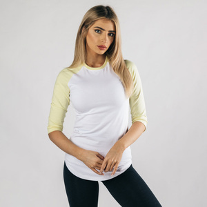 Camiseta de Mujer de Alta Calidad, 100% Algodón Peinado, Manga Tres Cuartos, Estilo Raglán, con Estampado Puff - Product Image 1