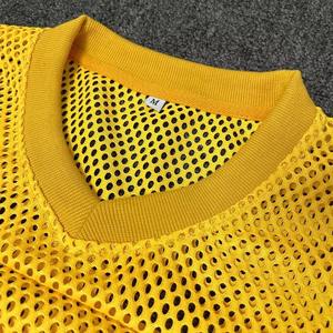 T-shirt en maille personnalisé pour homme, col en V, coupe ample, vêtements de sport, imprimé graphique, style basketball, football, OEM ODM - Product Image 4