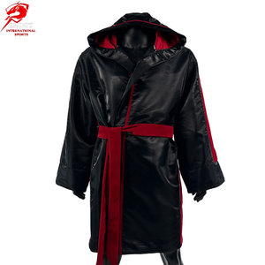 Robes de boxe personnalisées en satin léger avec design de nom personnalisé et finition élégante pour athlètes et clubs - Product Image 1