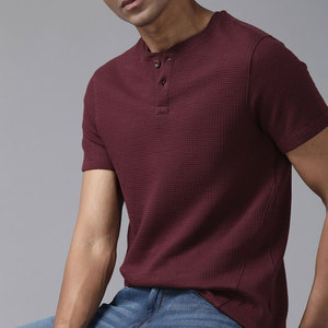 Camiseta de Manga Corta para Hombre, Personalizable, Tejido Waffle, Color Sólido, Cuello Redondo, Corte Ajustado, Estilo Casual, Color Borgoña - Product Image 2