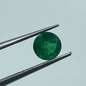 High Quality Natural Green <b>Emerald</b> A1 Quality 4.80mm 0.40cts Round Brilliant Cut Unisex Earrings Best for <b>Jewelry</b> <b>Sets</b> - Product Image 1