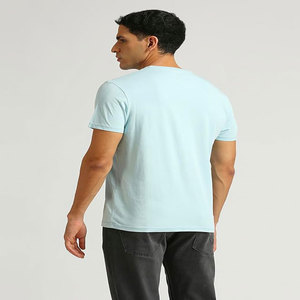 Camiseta de hombre ajustada con estampado de logotipo personalizado, camiseta personalizada transpirable de secado rápido, camiseta de entrenamiento de gimnasio, camiseta de fitness para hombre - Product Image 4