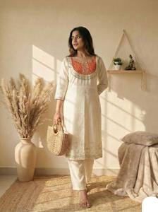 Women Luxurious Roman Silk Embroidered Kurta Set with Dupatta - Product Image 2