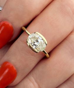 Anillo de compromiso de alta joyería con diamante ovalado de 2 quilates cultivado en laboratorio, certificado IGI, oro macizo real de 10k, 14k, 18k, engaste de bisel oriental-oeste. - Product Image 1