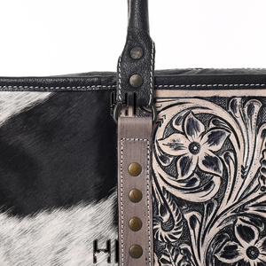 Sac fourre-tout en cuir de vachette western avec poils, sangle travaillée à la main - Product Image 6