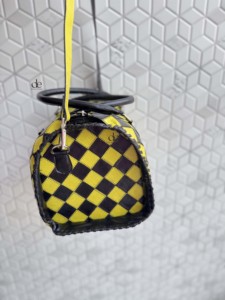 Ensemble de 4 sacs à main et pochettes de luxe en cuir sculpté à la main, style bohème gypsy à motifs damier, pour femmes - Product Image 2