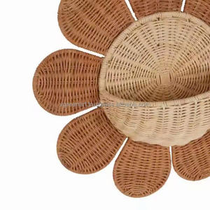 Cesta de mimbre en forma de flor Solución de almacenamiento elegante - Product Image 2