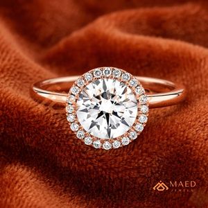แหวนแต่งงานโรแมนติกทองคำขาว 14K ทรงกลมประดับเพชรโมอิสซาไนต์แบบฝังเพชรรอบวง - Product Image 1