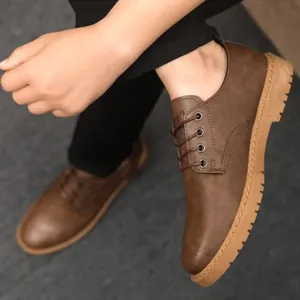 Zapatillas de lujo para hombre, de cuero vacuno negro y naranja, con cordones, puntera transpirable, entresuela impermeable, estilo camuflaje grueso, bordadas. - Product Image 3