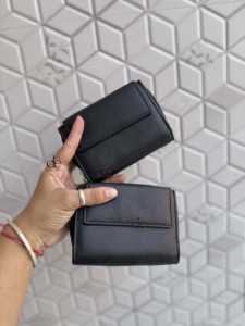 กระเป๋าสตางค์หนังแท้พรีเมียม ป้องกัน RFID ความจุเยอะ ดีไซน์บางเฉียบ ใส่บัตรได้เยอะ ใส่เงินสด ใส่บัตรประชาชน - Product Image 1