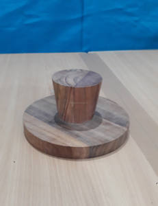 Soporte de pastel de madera de acacia ecológico con logotipo personalizado, diseño cuadrado rústico Vintage único para restaurante y fiestas de boda - Product Image 4