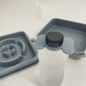 Ensemble de voyage et d'alimentation 2-en-1 pour animaux de compagnie – Gamelle pour chien en silicone de qualité alimentaire et mangeoire à alimentation lente pour le camping et les aventures nomades 2-en-1 - Product Image 3