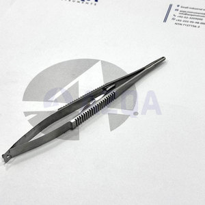Pinzas de Piercing Castroviejo de Acero Inoxidable Duraderas para Labret Studs con Agarre de Bloqueo, Tamaños 1.2mm/1.6mm, Longitud de 5.5 Pulgadas - Product Image 3