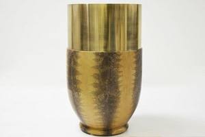 Pot de fleurs en métal minimaliste scandinave avec support surélevé, jardinière décorative d'intérieur pour la décoration de la maison et du bureau - Product Image 2