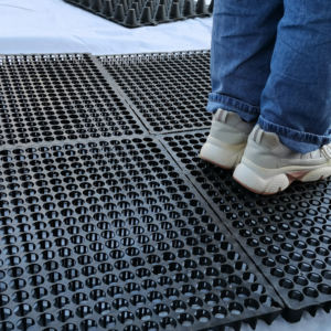 Celda de Drenaje de HDPE |   Celda de Drenaje Modular Encajable para Jardín en Azotea, Impermeabilización de Suelos Exteriores |   Drenaje de Alta Capacidad de Carga - Product Image 5
