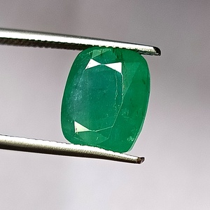 Pierre précieuse naturelle émeraude verte zambienne de 5 carats, taille coussin, facettée, pour la fabrication de bijoux - Product Image 2