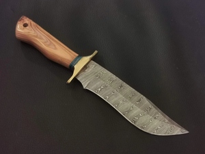 Couteau de chasse Bowie en acier Damas, manche en bois d'olivier, bord partiellement dentelé, outil multifonction pour le camping en plein air, léger - Product Image 3