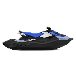 Jet ski avec une grande stabilité et des dispositifs de sécurité pour les débutants et les pilotes expérimentés - Product Image 3