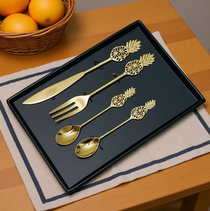 ชุดช้อนทองเหลืองสำหรับของหวาน 4 ชิ้น ขนาดต่างกัน ช้อนแบบแบน บรรจุกล่อง Royal Crafts ชุดช้อนทองเหลืองมือสอง - Product Image 1