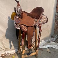 Selle de spectacle de rodéo en cuir véritable de qualité supérieure, faite à la main, légère et confortable, pour la course de baril western, avec éléments en plastique