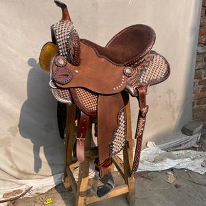 "Silla de Montar Premium de Cuero Estilo Western para Carreras de Barriles y Exhibición, Hecha a Mano, Ligera y Cómoda para Rodeo y Equitación de Rendimiento" - Product Image 3