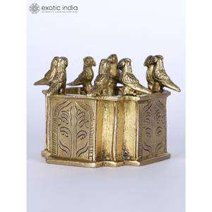 Pot de fleur en laiton de 3 pouces fait à la main avec un design de petits oiseaux pour la décoration intérieure et les cadeaux Fabriqué en Inde - Product Image 4