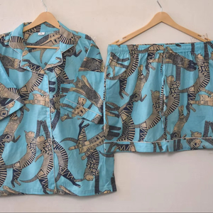 Conjunto de Pijama de Verano de Algodón Elegante Hecho a Mano con Estampado de Flores, Camisa de Manga Larga con Botones de Alta Calidad, Elástica y de Secado Rápido - Product Image 1