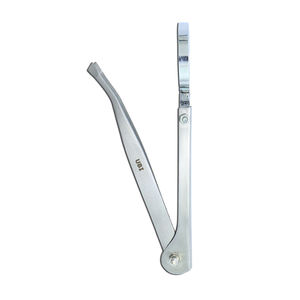 Pince à épiler professionnelle UBI 13 cm avec loupe intégrée, en acier inoxydable à haute teneur en carbone, pointe inclinée de précision - Product Image 1