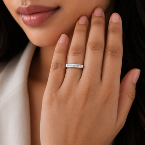 Anillo de Barra para Mujer en Plata de Ley 925 con Circonita Cúbica, Diseño Geométrico Minimalista Moderno, Acabado Pulido, para Uso Diario, Bodas y Fiestas - Product Image 5