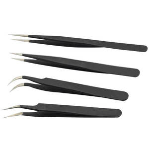 Pince à épiler inclinée antistatique en acier inoxydable avec logo personnalisé, prise en main parfaite, lisse, longueur 10 mm, fabriquée au Pakistan, pour la beauté - Product Image 5